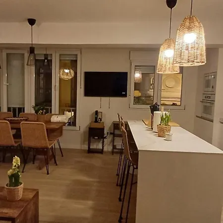 Victoria 75 Luxury Apartment Malaga